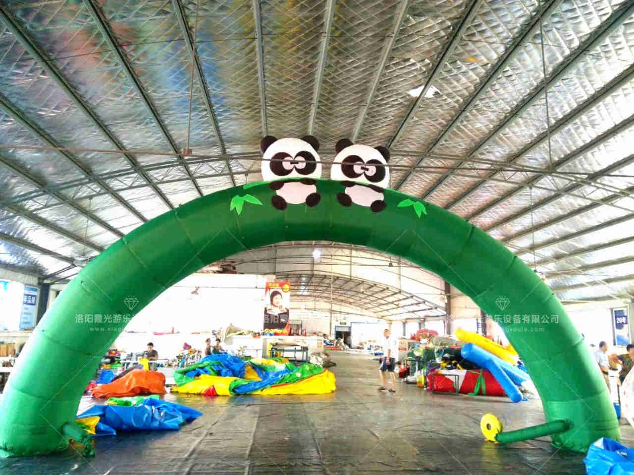 武威熊猫喷绘拱门